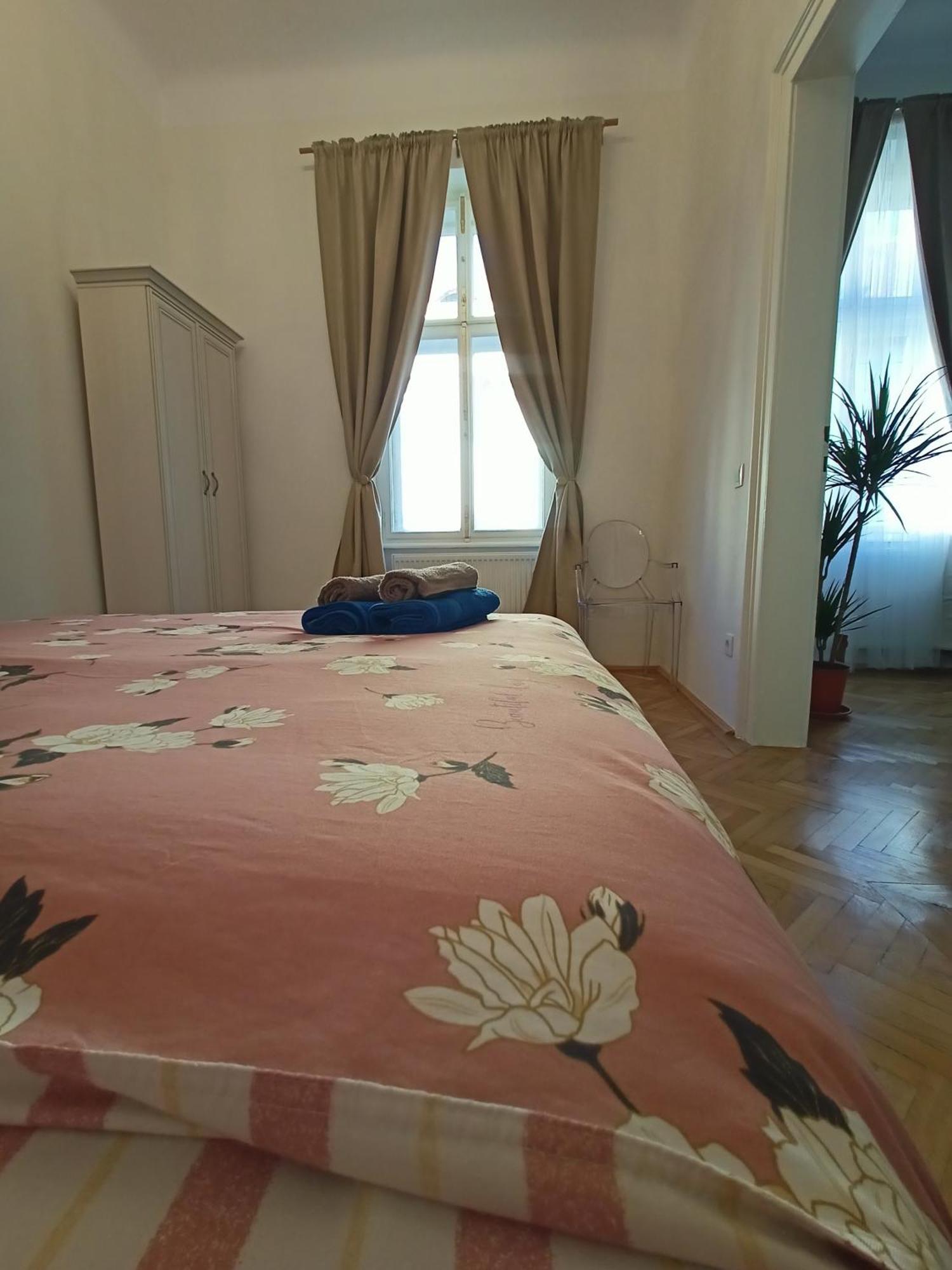 Garden Of Light Apartment Sibiu Exterior foto